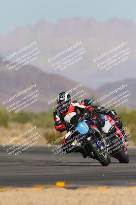 media/Nov-06-2023-Moto Forza (Mon) [[ce023d0744]]/3-Intermediate Group/Session 3 (Turn 5)/